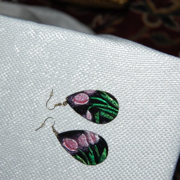 Black Teardrop Wire Earrings with Pink Tulips - Picture 2 of 4